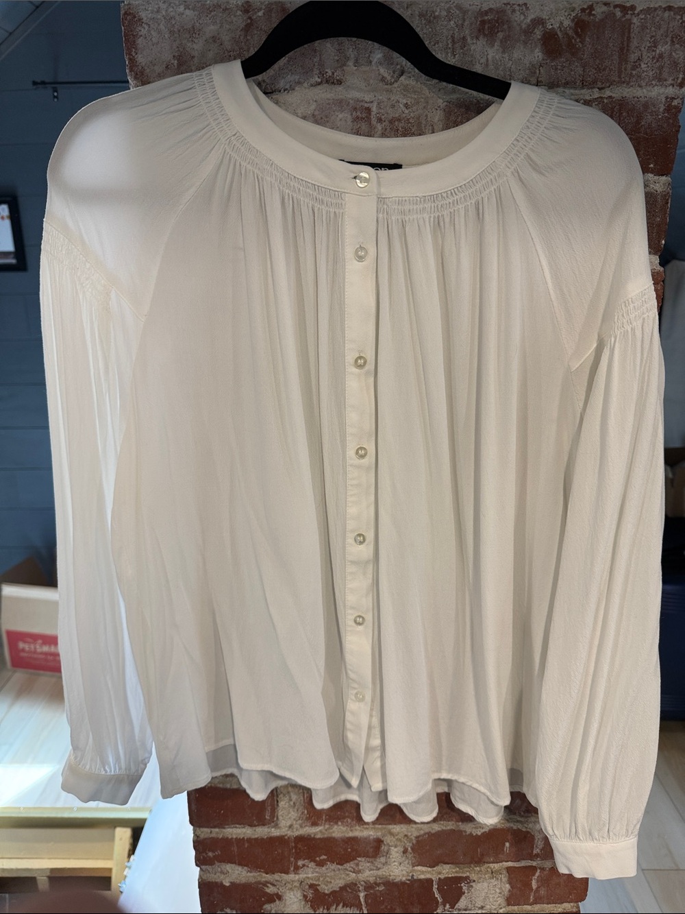 Women's White Button-Front Long-Sleeve Blouse EUC